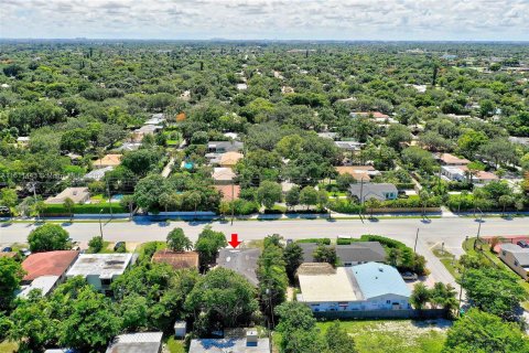 Propiedad comercial en venta en Miami, Florida, 162.21 m2 № 1233766 - foto 14