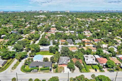 Immobilier commercial à vendre à Miami, Floride: 162.21 m2 № 1233766 - photo 3