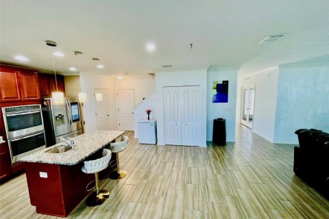 Casa en venta en Port St. Lucie, Florida, 3 dormitorios, 222.78 m2 № 1035607 - foto 13