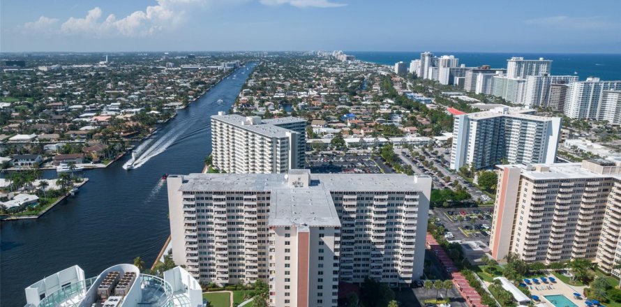 Condo in Fort Lauderdale, Florida, 1 bedroom  № 1040632