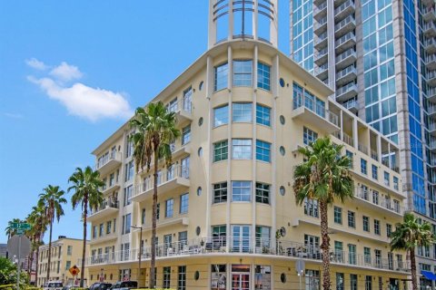 Condominio en venta en Tampa, Florida, 2 dormitorios, 132.2 m2 № 1349581 - foto 1