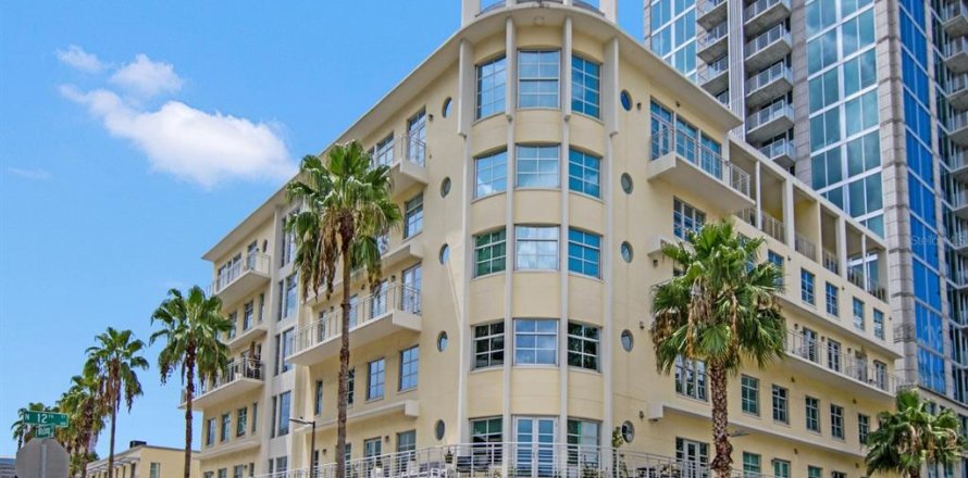 Condo in Tampa, Florida, 2 bedrooms  № 1349581