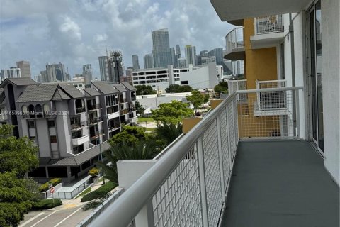 Apartamento en alquiler en Miami, Florida, 2 dormitorios, 82.96 m2 № 1351661 - foto 20