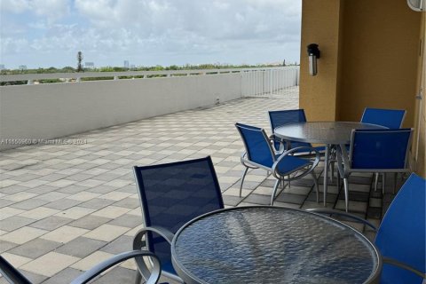 Apartamento en alquiler en Miami, Florida, 2 dormitorios, 82.96 m2 № 1351661 - foto 10