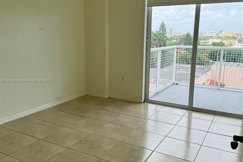 Apartamento en alquiler en Miami, Florida, 2 dormitorios, 82.96 m2 № 1351661 - foto 25