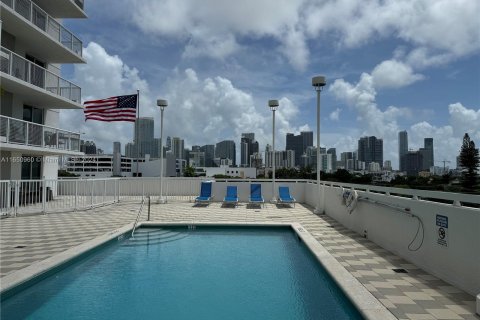 Apartamento en alquiler en Miami, Florida, 2 dormitorios, 82.96 m2 № 1351661 - foto 7