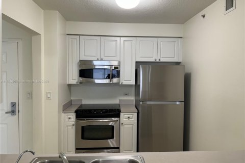 Apartamento en alquiler en Miami, Florida, 2 dormitorios, 82.96 m2 № 1351661 - foto 29