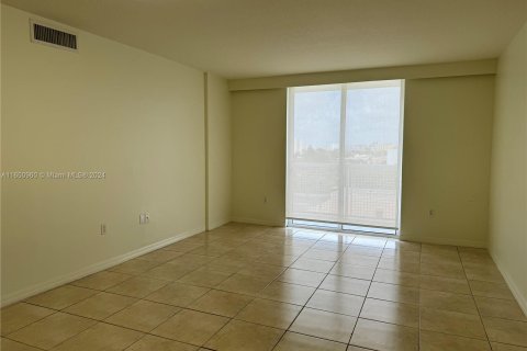 Apartamento en alquiler en Miami, Florida, 2 dormitorios, 82.96 m2 № 1351661 - foto 30