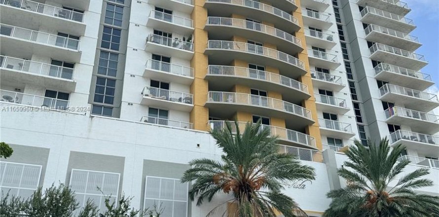 Apartamento en Miami, Florida 2 dormitorios, 82.96 m2 № 1351661