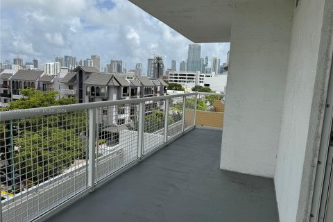 Apartamento en alquiler en Miami, Florida, 2 dormitorios, 82.96 m2 № 1351661 - foto 21