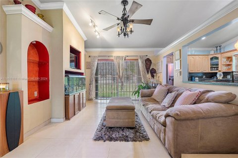 Villa ou maison à vendre à Miami Gardens, Floride: 3 chambres, 113.81 m2 № 1351663 - photo 6