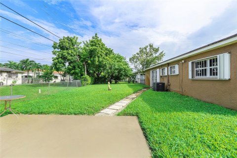 Villa ou maison à vendre à Miami Gardens, Floride: 3 chambres, 113.81 m2 № 1351663 - photo 26