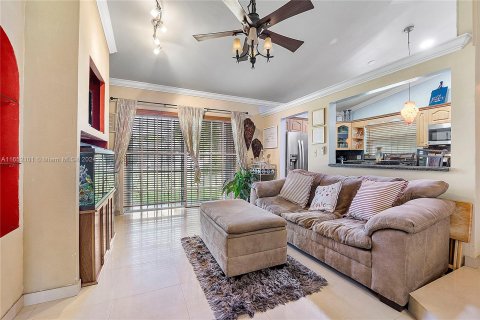 Villa ou maison à vendre à Miami Gardens, Floride: 3 chambres, 113.81 m2 № 1351663 - photo 7