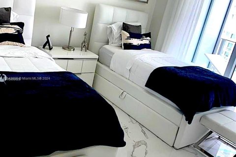 Condo in Sunny Isles Beach, Florida, 2 bedrooms  № 1044783 - photo 3