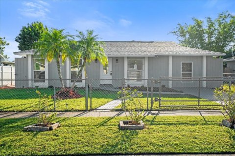 Villa ou maison à vendre à Orlando, Floride: 3 chambres, 106.84 m2 № 1393435 - photo 1