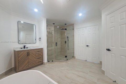 Villa ou maison à vendre à Pembroke Pines, Floride: 5 chambres, 261.52 m2 № 1423862 - photo 18