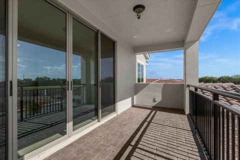Casa en venta en Orlando, Florida, 5 dormitorios, 371.98 m2 № 1070982 - foto 23