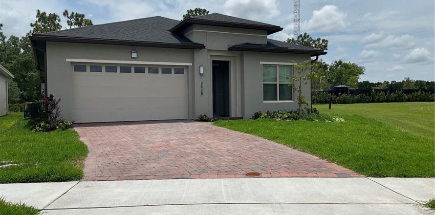 House in Saint Cloud, Florida 4 bedrooms, 174.84 sq.m. № 1339780