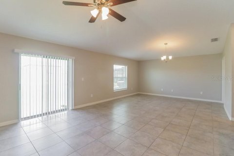 House in Sun City Center, Florida 3 bedrooms, 145.02 sq.m. № 1339818 - photo 4