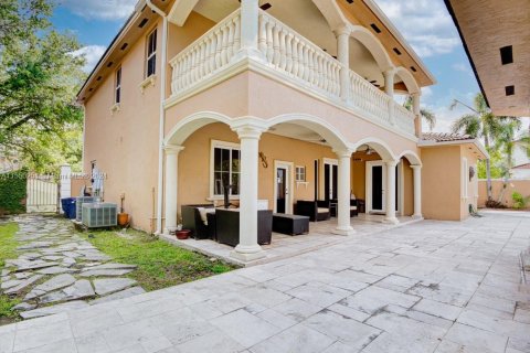 Villa ou maison à vendre à Miami Lakes, Floride: 5 chambres, 366.03 m2 № 1065338 - photo 10