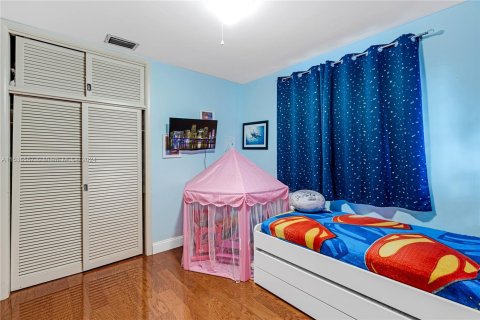 Casa en venta en Miami Springs, Florida, 4 dormitorios, 182.46 m2 № 1019762 - foto 22