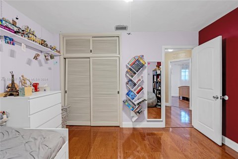 Casa en venta en Miami Springs, Florida, 4 dormitorios, 182.46 m2 № 1019762 - foto 26