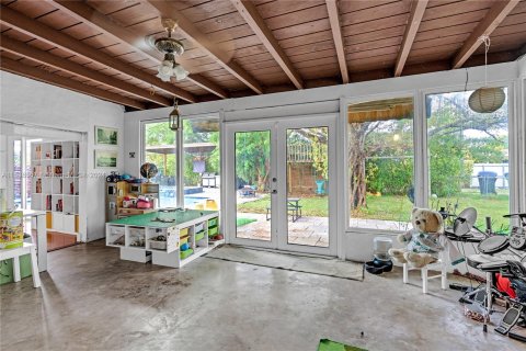 Villa ou maison à vendre à Miami Springs, Floride: 4 chambres, 182.46 m2 № 1019762 - photo 17