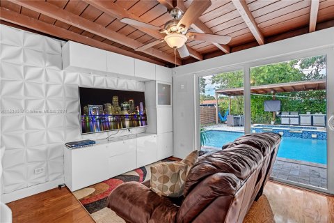 Villa ou maison à vendre à Miami Springs, Floride: 4 chambres, 182.46 m2 № 1019762 - photo 14