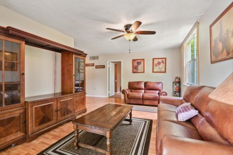 Condo in Tamarac, Florida, 2 bedrooms  № 1228713 - photo 20