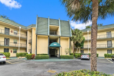 Condo in Tamarac, Florida, 2 bedrooms  № 1228713 - photo 25