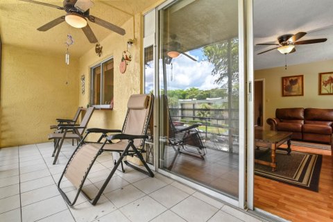 Condo in Tamarac, Florida, 2 bedrooms  № 1228713 - photo 4