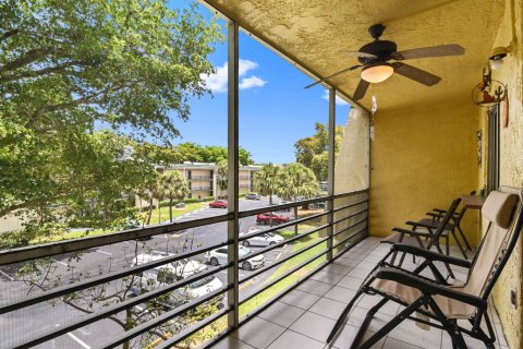 Condo in Tamarac, Florida, 2 bedrooms  № 1228713 - photo 3