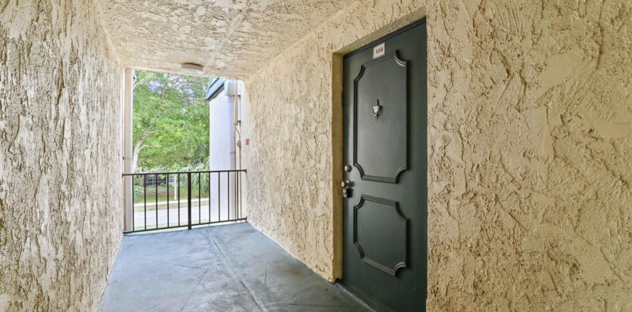 Condo in Tamarac, Florida, 2 bedrooms  № 1228713