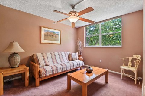 Condo in Tamarac, Florida, 2 bedrooms  № 1228713 - photo 14