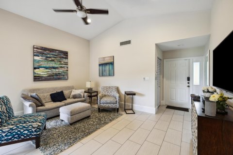 Condo in Deerfield Beach, Florida, 2 bedrooms  № 1228657 - photo 17