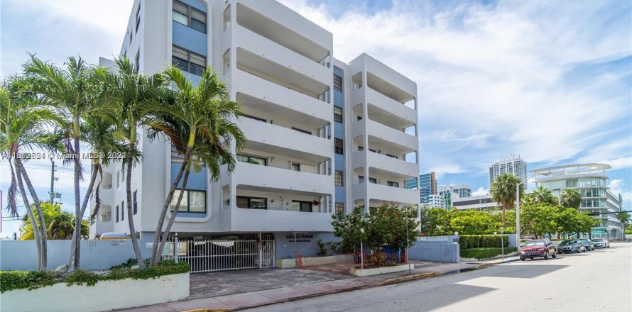 Condo in Miami Beach, Florida, 2 bedrooms  № 1241041