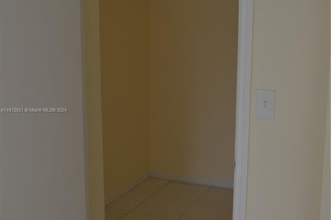 Condo in Miami Beach, Florida, 2 bedrooms  № 1241041 - photo 13