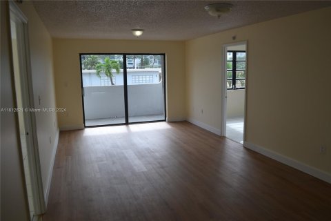 Condo in Miami Beach, Florida, 2 bedrooms  № 1241041 - photo 6