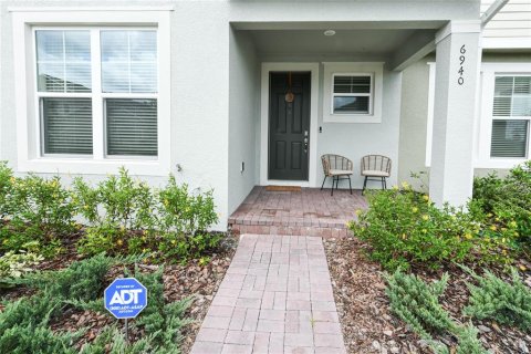 Townhouse in Winter Garden, Florida 3 bedrooms, 188.78 sq.m. № 1390150 - photo 3