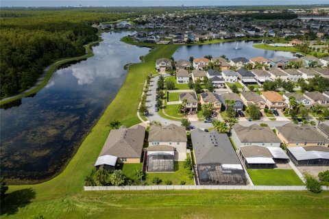 Casa en venta en Kissimmee, Florida, 5 dormitorios, 324.88 m2 № 1361765 - foto 8