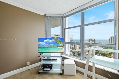 Condo in Aventura, Florida, 2 bedrooms  № 1227981 - photo 22