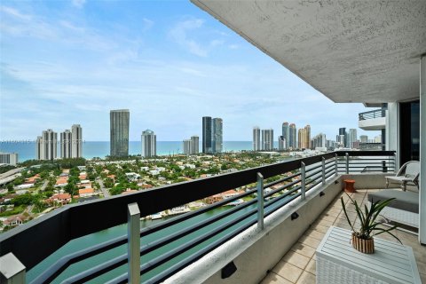 Condo in Aventura, Florida, 2 bedrooms  № 1227981 - photo 2