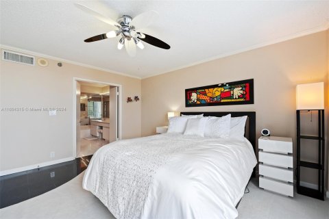 Condo in Aventura, Florida, 2 bedrooms  № 1227981 - photo 16