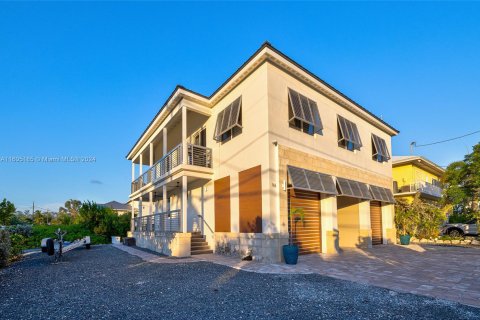 Villa ou maison à vendre à Islamorada, Village of Islands, Floride: 4 chambres, 279.08 m2 № 1227983 - photo 2