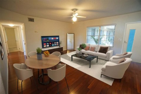 Condo in Tampa, Florida, 2 bedrooms  № 1349256 - photo 3