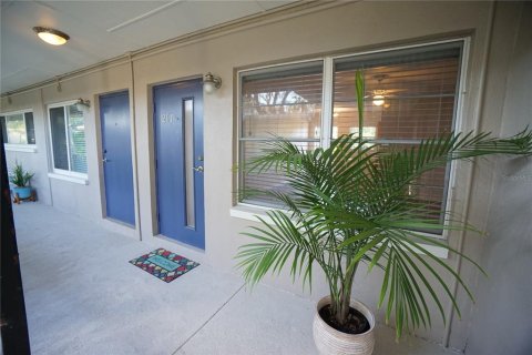 Condo in Tampa, Florida, 2 bedrooms  № 1349256 - photo 2