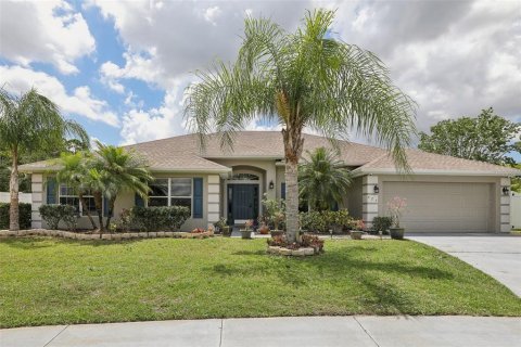 House in Palm Bay, Florida 4 bedrooms, 281.03 sq.m. № 1198983 - photo 1