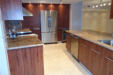 Condo in Miami, Florida, 3 bedrooms  № 1328038 - photo 11