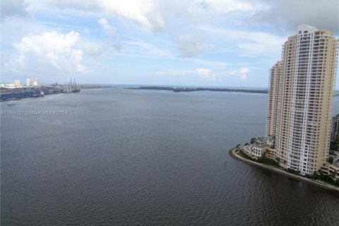 Condo in Miami, Florida, 3 bedrooms  № 1328038 - photo 2