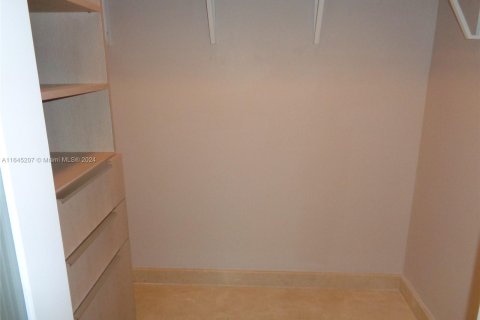 Condo in Miami, Florida, 3 bedrooms  № 1328038 - photo 26